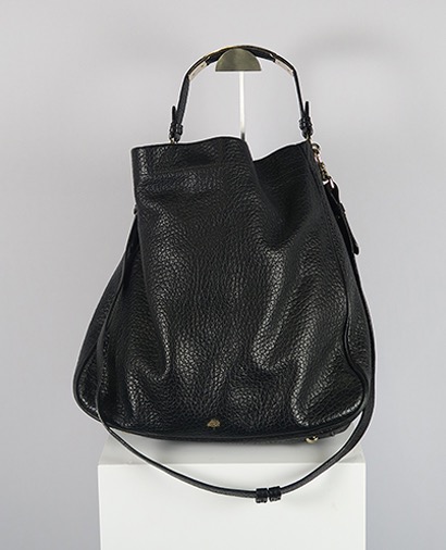 Evelina Hobo, front view